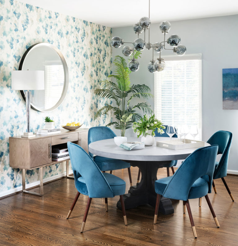 floral wallpaper in dining room 
