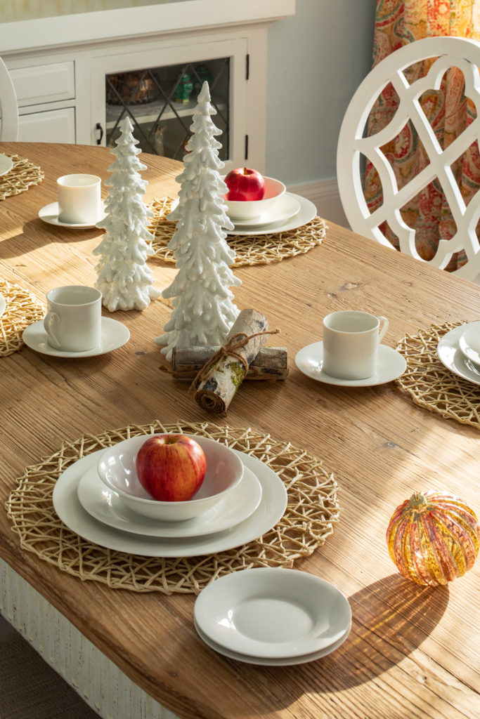 unique holiday decorations for dining room